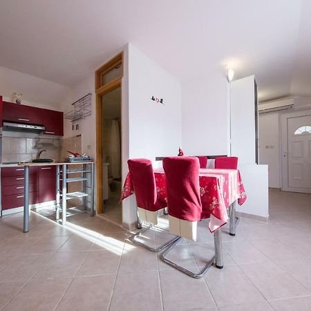 Strma Apartments Vis Bagian luar foto