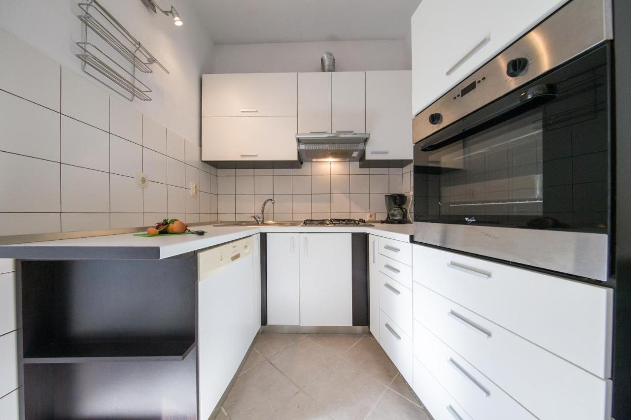 Strma Apartments Vis Bagian luar foto