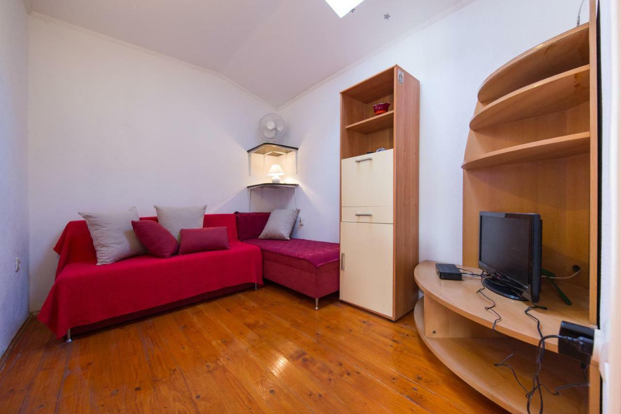Strma Apartments Vis Bagian luar foto