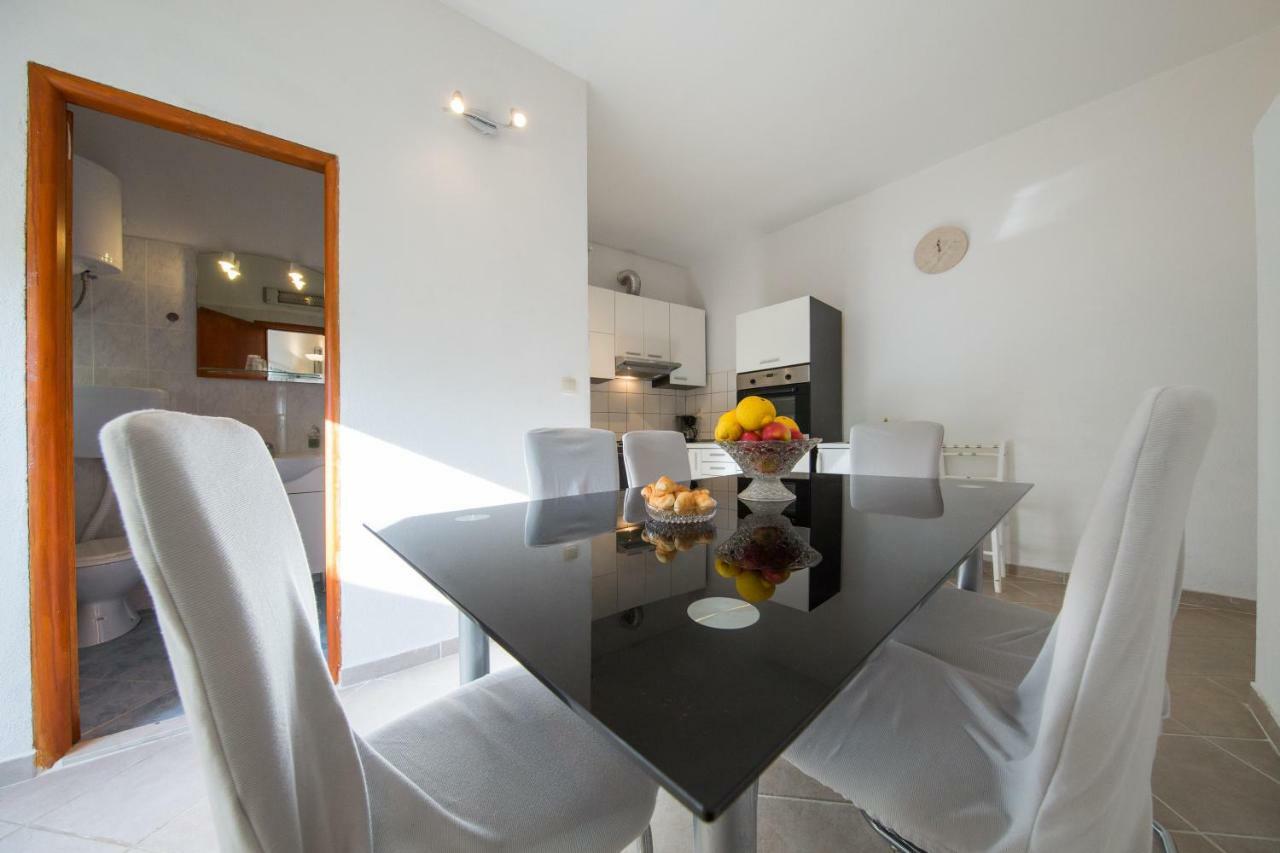 Strma Apartments Vis Bagian luar foto