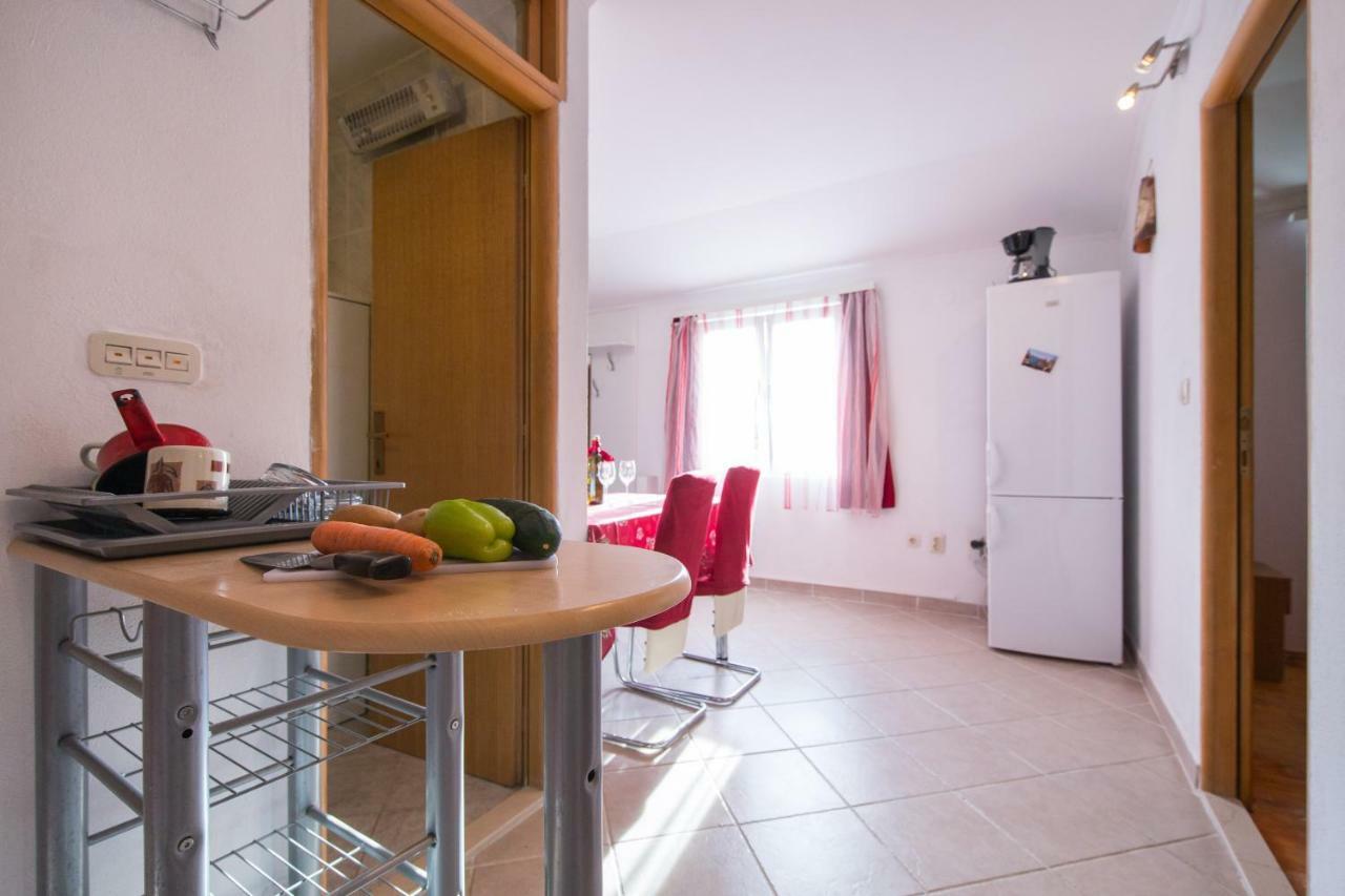Strma Apartments Vis Bagian luar foto